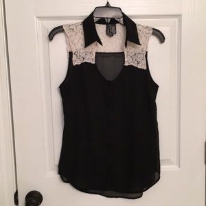 Women’s Small Sheer Black and White Lace Top